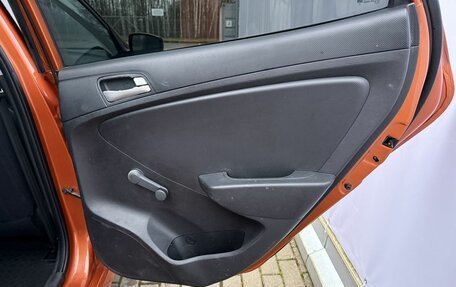 Hyundai Solaris II рестайлинг, 2015 год, 830 000 рублей, 19 фотография