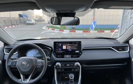 Toyota RAV4, 2025 год, 4 050 000 рублей, 24 фотография