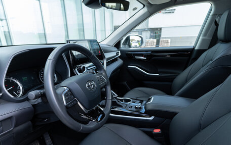 Toyota Highlander, 2025 год, 6 190 000 рублей, 20 фотография