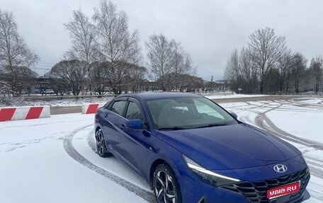 Hyundai Elantra, 2020 год, 2 350 000 рублей, 1 фотография