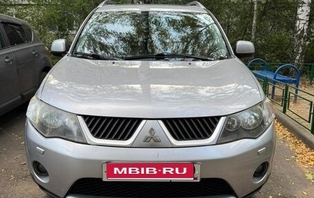 Mitsubishi Outlander III рестайлинг 3, 2007 год, 1 090 000 рублей, 1 фотография