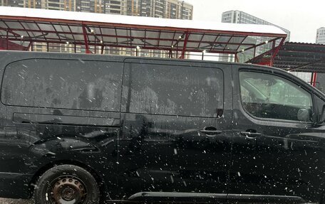 Peugeot Traveller I, 2018 год, 1 650 000 рублей, 3 фотография