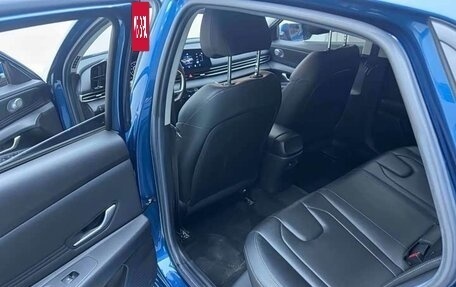 Hyundai Elantra, 2022 год, 1 690 000 рублей, 13 фотография