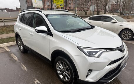Toyota RAV4, 2018 год, 2 250 000 рублей, 2 фотография
