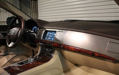 Jaguar XF I рестайлинг, 2013 год, 1 900 000 рублей, 18 фотография