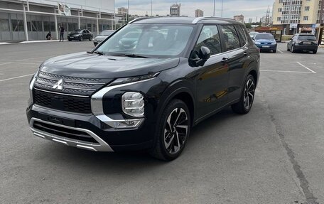 Mitsubishi Outlander, 2022 год, 3 690 000 рублей, 1 фотография