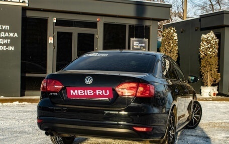 Volkswagen Jetta VI, 2012 год, 999 000 рублей, 3 фотография