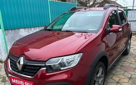 Renault Sandero II рестайлинг, 2021 год, 1 250 000 рублей, 2 фотография