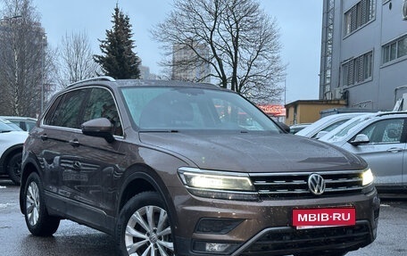 Volkswagen Tiguan II, 2018 год, 2 699 000 рублей, 1 фотография