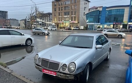 Mercedes-Benz E-Класс, 1998 год, 335 000 рублей, 1 фотография
