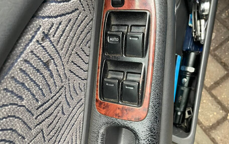 Toyota Avensis III рестайлинг, 1998 год, 450 000 рублей, 7 фотография