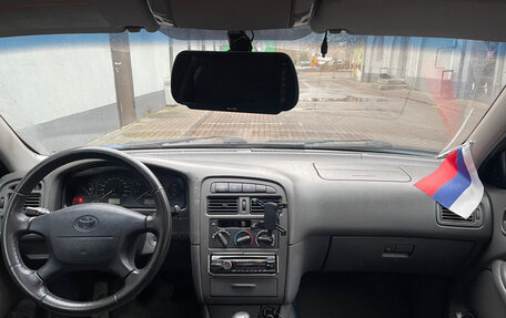 Toyota Avensis III рестайлинг, 1998 год, 450 000 рублей, 16 фотография