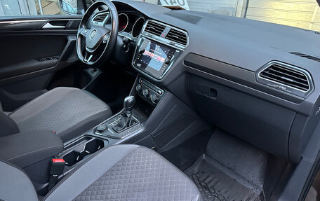 Volkswagen Tiguan II, 2018 год, 2 699 000 рублей, 9 фотография