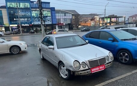 Mercedes-Benz E-Класс, 1998 год, 335 000 рублей, 2 фотография