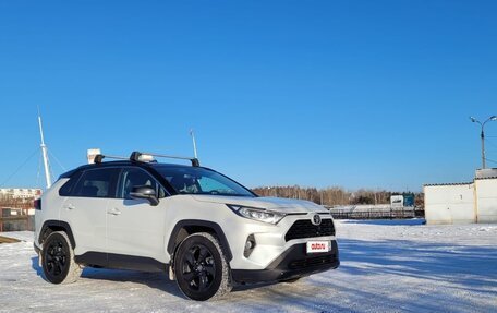 Toyota RAV4, 2021 год, 3 400 000 рублей, 11 фотография
