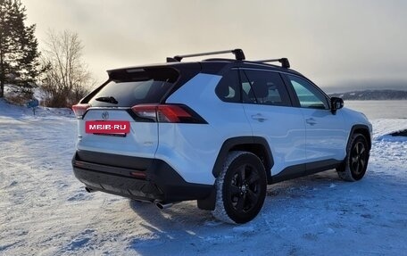 Toyota RAV4, 2021 год, 3 400 000 рублей, 5 фотография