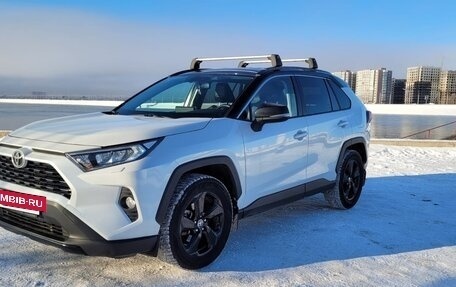 Toyota RAV4, 2021 год, 3 400 000 рублей, 13 фотография