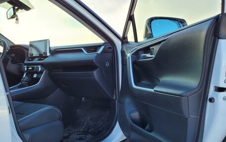 Toyota RAV4, 2021 год, 3 400 000 рублей, 20 фотография