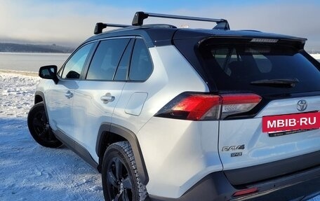 Toyota RAV4, 2021 год, 3 400 000 рублей, 23 фотография