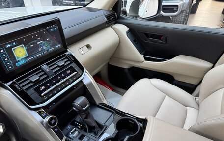 Toyota Land Cruiser, 2022 год, 10 890 000 рублей, 31 фотография