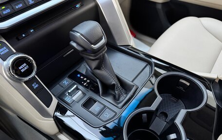 Toyota Land Cruiser, 2022 год, 10 890 000 рублей, 32 фотография