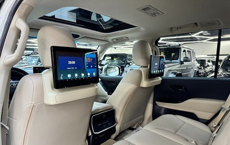 Toyota Land Cruiser, 2022 год, 10 890 000 рублей, 25 фотография