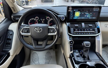 Toyota Land Cruiser, 2022 год, 10 890 000 рублей, 30 фотография