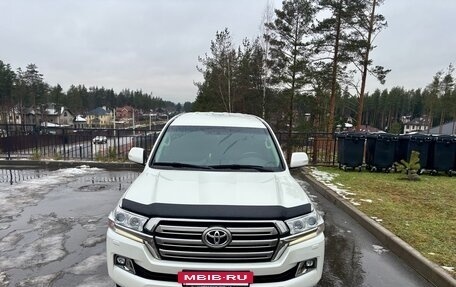 Toyota Land Cruiser 200, 2015 год, 4 260 000 рублей, 2 фотография