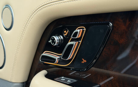 Land Rover Range Rover IV рестайлинг, 2019 год, 11 450 000 рублей, 9 фотография