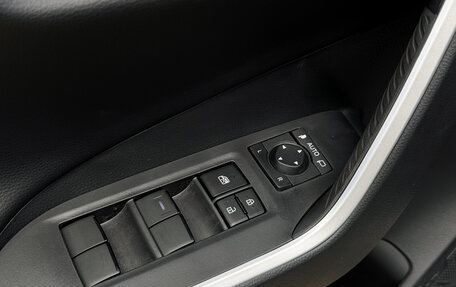 Toyota RAV4, 2025 год, 4 150 000 рублей, 12 фотография