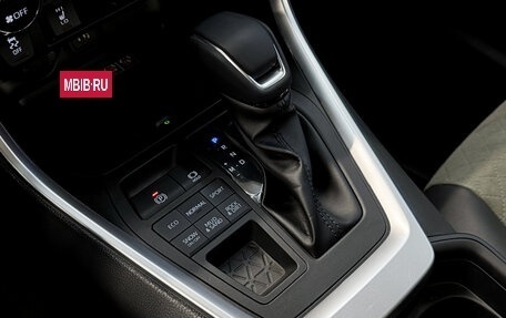 Toyota RAV4, 2025 год, 4 150 000 рублей, 26 фотография