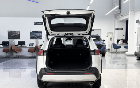 Toyota RAV4, 2025 год, 4 150 000 рублей, 29 фотография