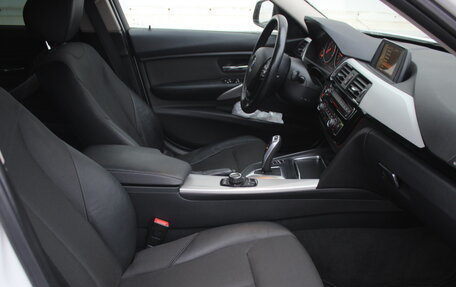 BMW 3 серия, 2016 год, 1 700 000 рублей, 10 фотография