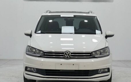 Volkswagen Touran III, 2022 год, 1 690 000 рублей, 1 фотография