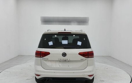 Volkswagen Touran III, 2022 год, 1 690 000 рублей, 5 фотография