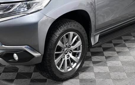 Mitsubishi Pajero Sport III рестайлинг, 2018 год, 2 803 000 рублей, 16 фотография