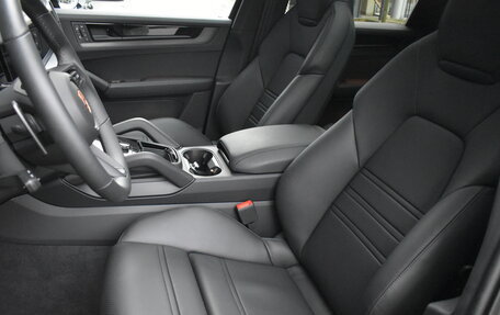 Porsche Cayenne III, 2025 год, 18 999 000 рублей, 15 фотография