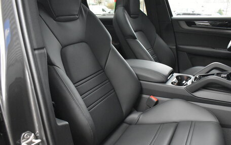 Porsche Cayenne III, 2025 год, 18 999 000 рублей, 30 фотография