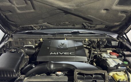 Mitsubishi Pajero IV, 2007 год, 1 250 000 рублей, 24 фотография