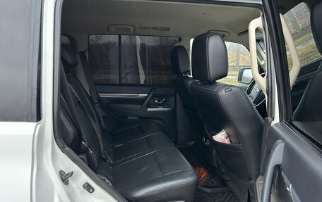 Mitsubishi Pajero IV, 2015 год, 2 100 000 рублей, 16 фотография