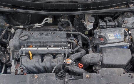 Hyundai Solaris II рестайлинг, 2011 год, 650 000 рублей, 8 фотография