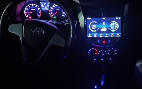 Hyundai Solaris II рестайлинг, 2011 год, 650 000 рублей, 11 фотография