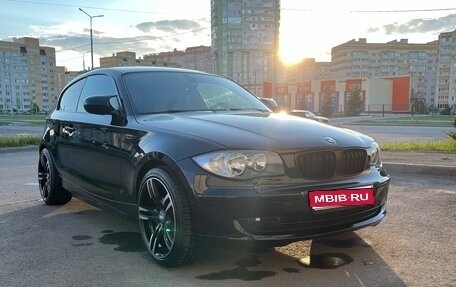 BMW 1 серия, 2009 год, 930 000 рублей, 1 фотография