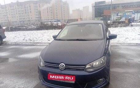 Volkswagen Polo VI (EU Market), 2011 год, 550 000 рублей, 2 фотография