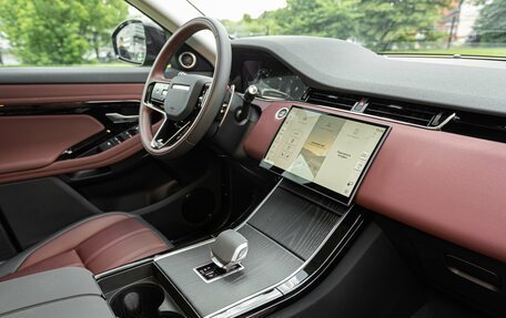 Land Rover Range Rover Evoque II, 2025 год, 6 300 000 рублей, 23 фотография