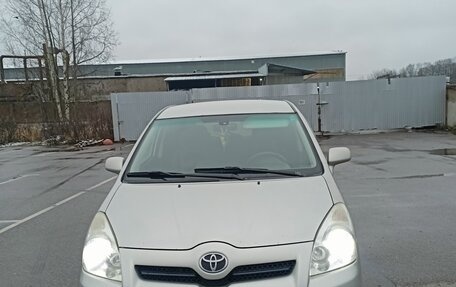 Toyota Corolla Verso I, 2008 год, 650 000 рублей, 1 фотография