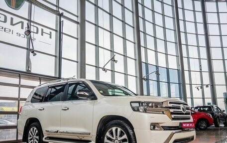 Toyota Land Cruiser 200, 2017 год, 6 598 000 рублей, 1 фотография