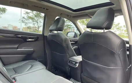 Toyota Highlander, 2024 год, 4 444 155 рублей, 21 фотография