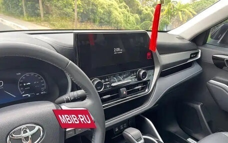 Toyota Highlander, 2024 год, 4 444 155 рублей, 13 фотография