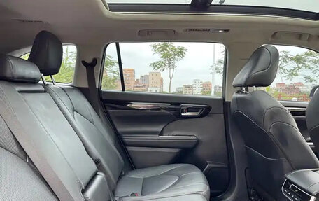 Toyota Highlander, 2024 год, 4 444 155 рублей, 23 фотография